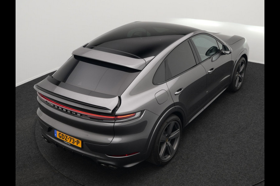 Porsche Cayenne Coupé 3.0 E-Hybrid Plug In Hybrid | MY 2024 Facelift | PHEV | Trekhaak Af Fabriek | Panodak | Luchtvering | Sportuitlaat | 4 Wiel Besturing | PDLS+ | Sport Chrono | InnoDrive Adaptive Cruise | SportDesign | Head up | Soft Close | 22"L.M | 360 Cam