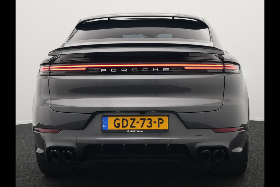 Porsche Cayenne Coupé 3.0 E-Hybrid Plug In Hybrid | MY 2024 Facelift | PHEV | Trekhaak Af Fabriek | Panodak | Luchtvering | Sportuitlaat | 4 Wiel Besturing | PDLS+ | Sport Chrono | InnoDrive Adaptive Cruise | SportDesign | Head up | Soft Close | 22"L.M | 360 Cam