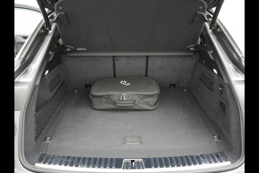 Porsche Cayenne Coupé 3.0 E-Hybrid Plug In Hybrid | MY 2024 Facelift | PHEV | Trekhaak Af Fabriek | Panodak | Luchtvering | Sportuitlaat | 4 Wiel Besturing | PDLS+ | Sport Chrono | InnoDrive Adaptive Cruise | SportDesign | Head up | Soft Close | 22"L.M | 360 Cam