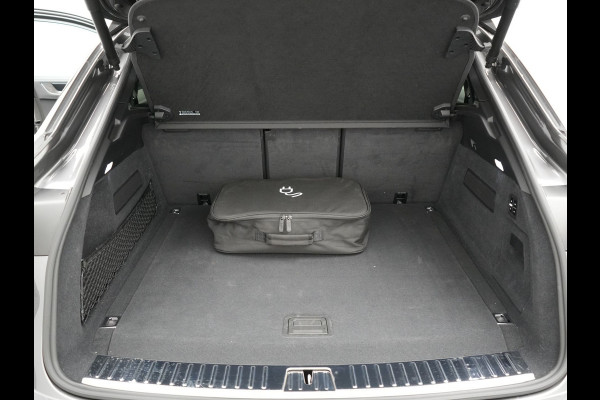 Porsche Cayenne Coupé 3.0 E-Hybrid Plug In Hybrid | MY 2024 Facelift | PHEV | Trekhaak Af Fabriek | Panodak | Luchtvering | Sportuitlaat | 4 Wiel Besturing | PDLS+ | Sport Chrono | InnoDrive Adaptive Cruise | SportDesign | Head up | Soft Close | 22"L.M | 360 Cam