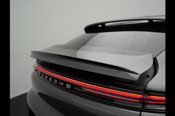 Porsche Cayenne Coupé 3.0 E-Hybrid Plug In Hybrid | MY 2024 Facelift | PHEV | Trekhaak Af Fabriek | Panodak | Luchtvering | Sportuitlaat | 4 Wiel Besturing | PDLS+ | Sport Chrono | InnoDrive Adaptive Cruise | SportDesign | Head up | Soft Close | 22"L.M | 360 Cam