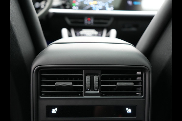 Porsche Cayenne Coupé 3.0 E-Hybrid Plug In Hybrid | MY 2024 Facelift | PHEV | Trekhaak Af Fabriek | Panodak | Luchtvering | Sportuitlaat | 4 Wiel Besturing | PDLS+ | Sport Chrono | InnoDrive Adaptive Cruise | SportDesign | Head up | Soft Close | 22"L.M | 360 Cam