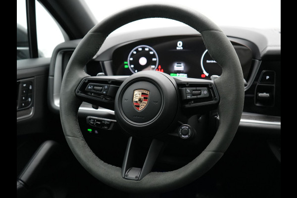 Porsche Cayenne Coupé 3.0 E-Hybrid Plug In Hybrid | MY 2024 Facelift | PHEV | Trekhaak Af Fabriek | Panodak | Luchtvering | Sportuitlaat | 4 Wiel Besturing | PDLS+ | Sport Chrono | InnoDrive Adaptive Cruise | SportDesign | Head up | Soft Close | 22"L.M | 360 Cam