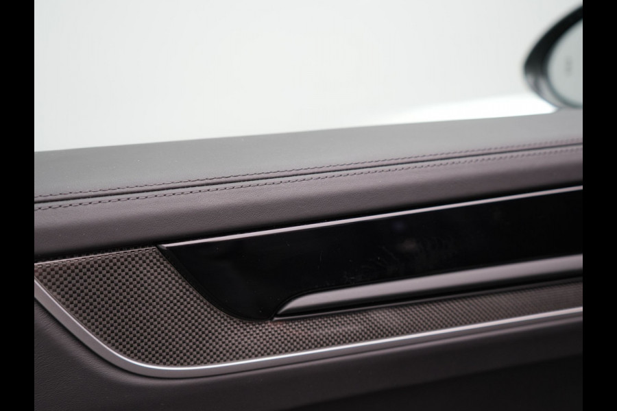 Porsche Cayenne Coupé 3.0 E-Hybrid Plug In Hybrid | MY 2024 Facelift | PHEV | Trekhaak Af Fabriek | Panodak | Luchtvering | Sportuitlaat | 4 Wiel Besturing | PDLS+ | Sport Chrono | InnoDrive Adaptive Cruise | SportDesign | Head up | Soft Close | 22"L.M | 360 Cam