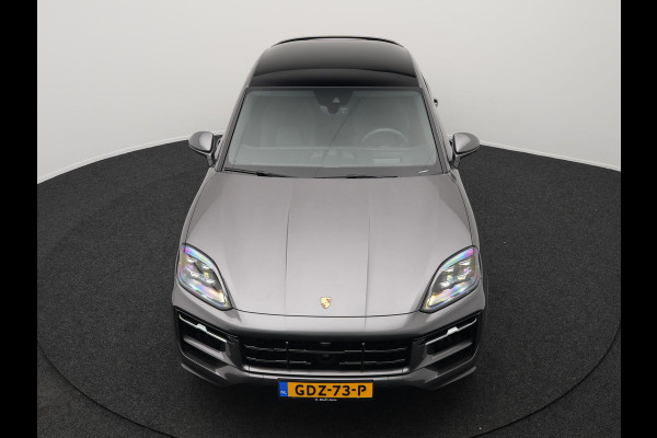 Porsche Cayenne Coupé 3.0 E-Hybrid Plug In Hybrid | MY 2024 Facelift | PHEV | Trekhaak Af Fabriek | Panodak | Luchtvering | Sportuitlaat | 4 Wiel Besturing | PDLS+ | Sport Chrono | InnoDrive Adaptive Cruise | SportDesign | Head up | Soft Close | 22"L.M | 360 Cam