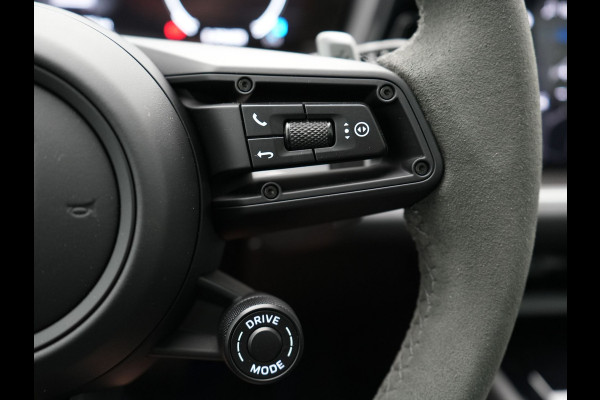 Porsche Cayenne Coupé 3.0 E-Hybrid Plug In Hybrid | MY 2024 Facelift | PHEV | Trekhaak Af Fabriek | Panodak | Luchtvering | Sportuitlaat | 4 Wiel Besturing | PDLS+ | Sport Chrono | InnoDrive Adaptive Cruise | SportDesign | Head up | Soft Close | 22"L.M | 360 Cam