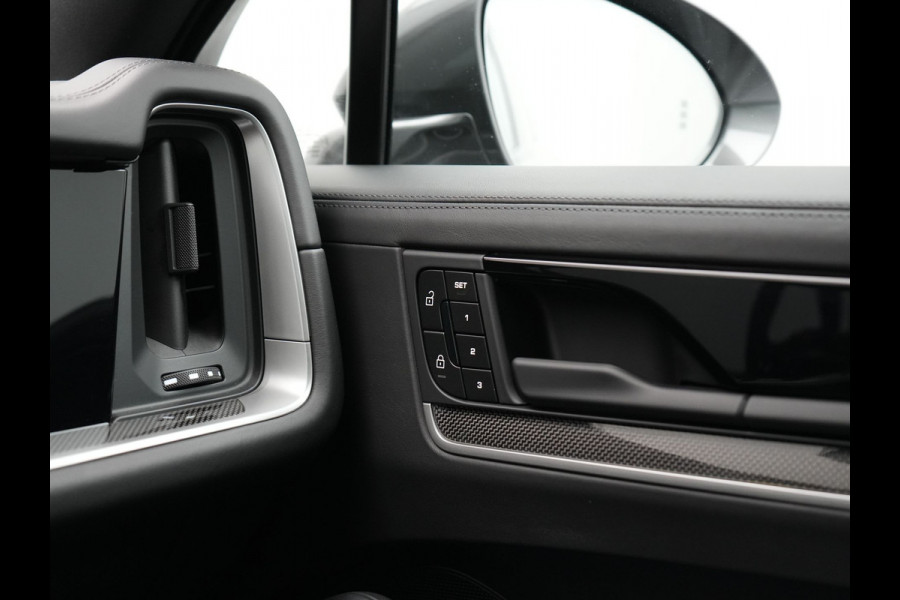 Porsche Cayenne Coupé 3.0 E-Hybrid Plug In Hybrid | MY 2024 Facelift | PHEV | Trekhaak Af Fabriek | Panodak | Luchtvering | Sportuitlaat | 4 Wiel Besturing | PDLS+ | Sport Chrono | InnoDrive Adaptive Cruise | SportDesign | Head up | Soft Close | 22"L.M | 360 Cam