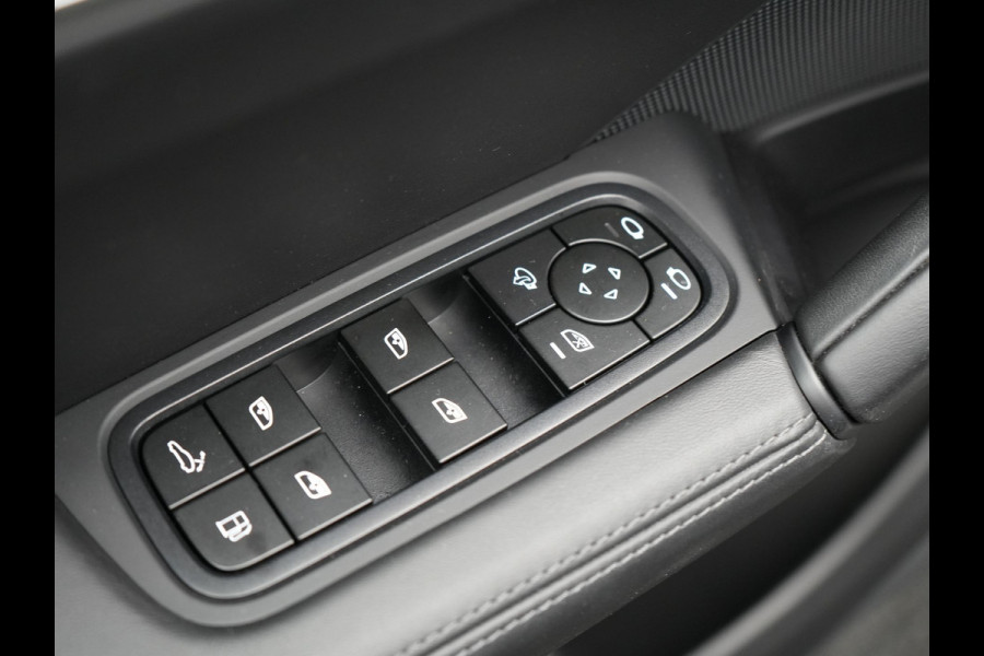 Porsche Cayenne Coupé 3.0 E-Hybrid Plug In Hybrid | MY 2024 Facelift | PHEV | Trekhaak Af Fabriek | Panodak | Luchtvering | Sportuitlaat | 4 Wiel Besturing | PDLS+ | Sport Chrono | InnoDrive Adaptive Cruise | SportDesign | Head up | Soft Close | 22"L.M | 360 Cam