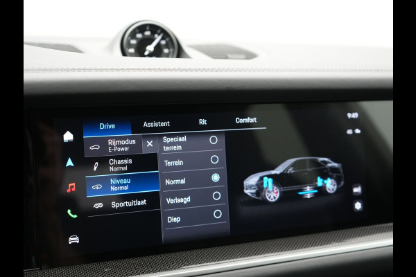 Porsche Cayenne Coupé 3.0 E-Hybrid Plug In Hybrid | MY 2024 Facelift | PHEV | Trekhaak Af Fabriek | Panodak | Luchtvering | Sportuitlaat | 4 Wiel Besturing | PDLS+ | Sport Chrono | InnoDrive Adaptive Cruise | SportDesign | Head up | Soft Close | 22"L.M | 360 Cam