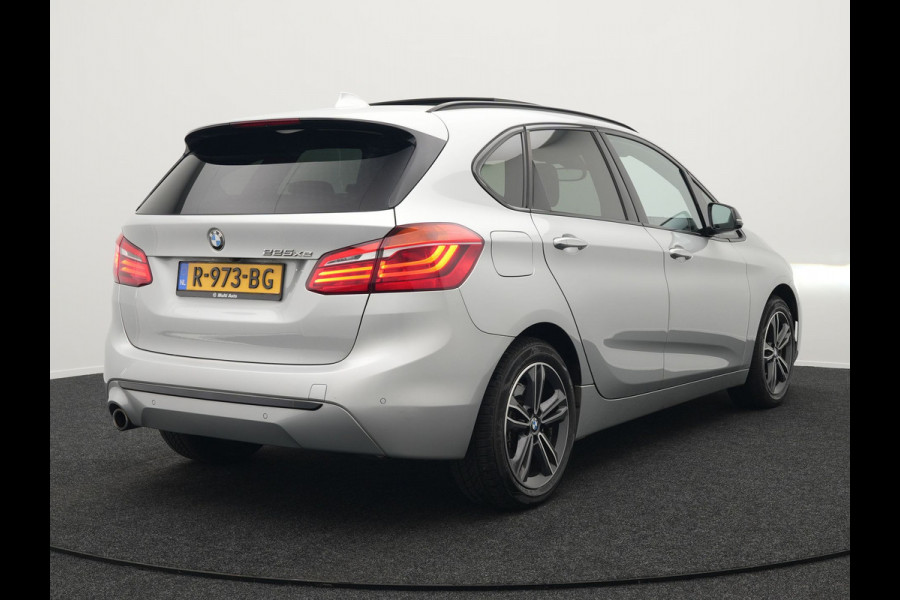 BMW 2 Serie Active Tourer 225xe iPerformance Sportline Plug In Hybrid 225pk PHEV | Panodak | Sportstoelen Memory | Camera | Stoelverwarming | Navi Full Map | Keyless | LED |