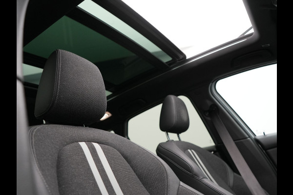 BMW 2 Serie Active Tourer 225xe iPerformance Sportline Plug In Hybrid 225pk PHEV | Panodak | Sportstoelen Memory | Camera | Stoelverwarming | Navi Full Map | Keyless | LED |