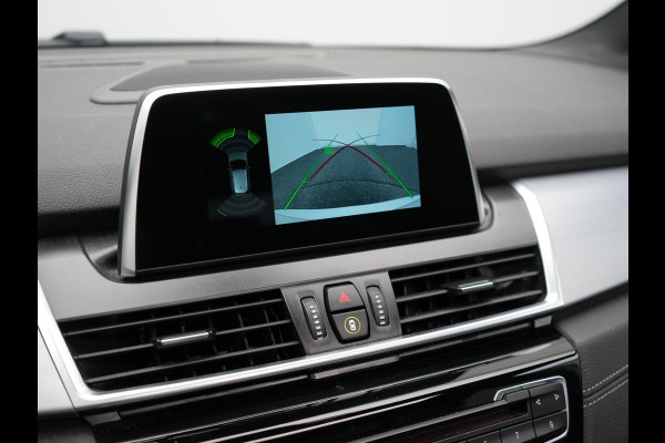 BMW 2 Serie Active Tourer 225xe iPerformance Sportline Plug In Hybrid 225pk PHEV | Panodak | Sportstoelen Memory | Camera | Stoelverwarming | Navi Full Map | Keyless | LED |