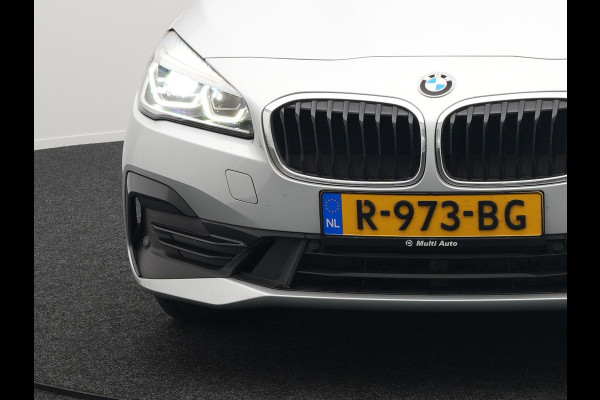 BMW 2 Serie Active Tourer 225xe iPerformance Sportline Plug In Hybrid 225pk PHEV | Panodak | Sportstoelen Memory | Camera | Stoelverwarming | Navi Full Map | Keyless | LED |
