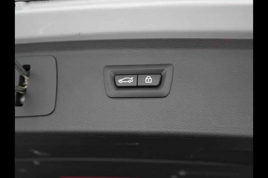 BMW 2 Serie Active Tourer 225xe iPerformance Sportline Plug In Hybrid 225pk PHEV | Panodak | Sportstoelen Memory | Camera | Stoelverwarming | Navi Full Map | Keyless | LED |