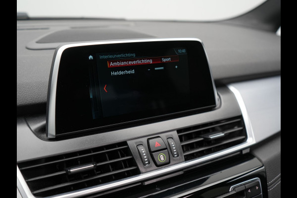 BMW 2 Serie Active Tourer 225xe iPerformance Sportline Plug In Hybrid 225pk PHEV | Panodak | Sportstoelen Memory | Camera | Stoelverwarming | Navi Full Map | Keyless | LED |