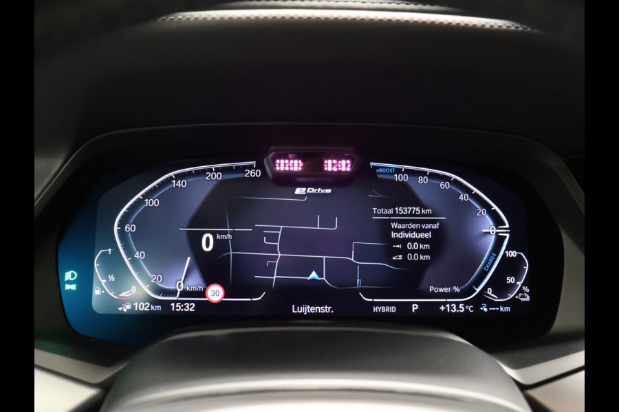 BMW X5 xDrive45e M Sport High Executive [SCHUIFKANTELDAK, HARMAN/KARDON, APPLE CARPLAY, ANDROID, MEMORY SEATS, STOELMASSAGE, 360 CAMERA, STUURVERWARMING, HEAD-UP, ADAPTIVE CRUISE, STOELVENTILATIE, STOELVERWARMING, NIEUWSTAAT]