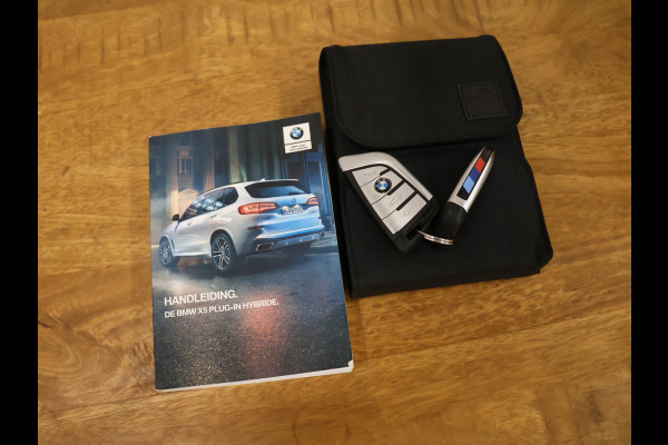 BMW X5 xDrive45e M Sport High Executive [SCHUIFKANTELDAK, HARMAN/KARDON, APPLE CARPLAY, ANDROID, MEMORY SEATS, STOELMASSAGE, 360 CAMERA, STUURVERWARMING, HEAD-UP, ADAPTIVE CRUISE, STOELVENTILATIE, STOELVERWARMING, NIEUWSTAAT]