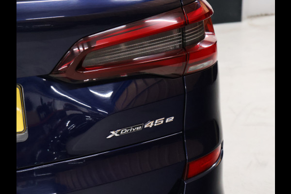 BMW X5 xDrive45e M Sport High Executive [SCHUIFKANTELDAK, HARMAN/KARDON, APPLE CARPLAY, ANDROID, MEMORY SEATS, STOELMASSAGE, 360 CAMERA, STUURVERWARMING, HEAD-UP, ADAPTIVE CRUISE, STOELVENTILATIE, STOELVERWARMING, NIEUWSTAAT]