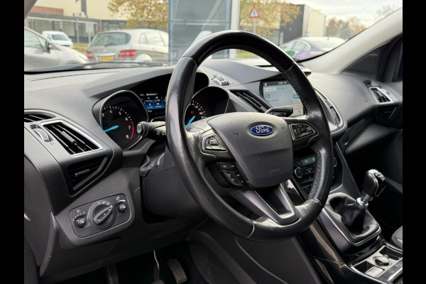 Ford Kuga BWJ 2018 | 1.5T 150PK Titanium | TREKHAAK | CLIMA | NAVI | STOEL VERW | CARPLAY | STUURWIEL VERW | PRIVACY GLASS |