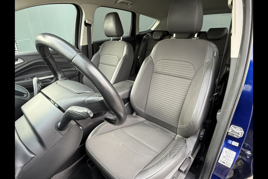 Ford Kuga BWJ 2018 | 1.5T 150PK Titanium | TREKHAAK | CLIMA | NAVI | STOEL VERW | CARPLAY | STUURWIEL VERW | PRIVACY GLASS |