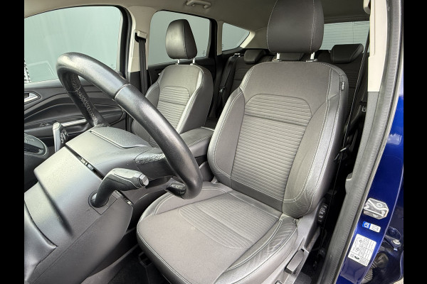 Ford Kuga BWJ 2018 | 1.5T 150PK Titanium | TREKHAAK | CLIMA | NAVI | STOEL VERW | CARPLAY | STUURWIEL VERW | PRIVACY GLASS |