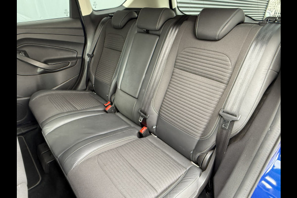 Ford Kuga BWJ 2018 | 1.5T 150PK Titanium | TREKHAAK | CLIMA | NAVI | STOEL VERW | CARPLAY | STUURWIEL VERW | PRIVACY GLASS |