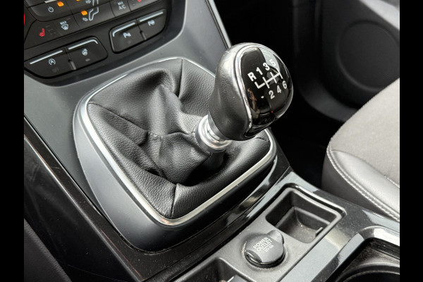 Ford Kuga BWJ 2018 | 1.5T 150PK Titanium | TREKHAAK | CLIMA | NAVI | STOEL VERW | CARPLAY | STUURWIEL VERW | PRIVACY GLASS |