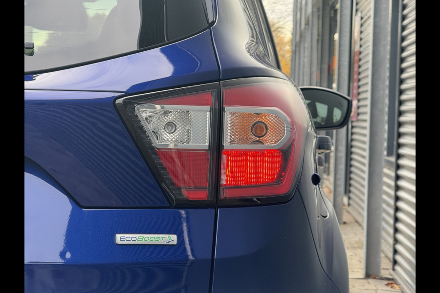 Ford Kuga BWJ 2018 | 1.5T 150PK Titanium | TREKHAAK | CLIMA | NAVI | STOEL VERW | CARPLAY | STUURWIEL VERW | PRIVACY GLASS |