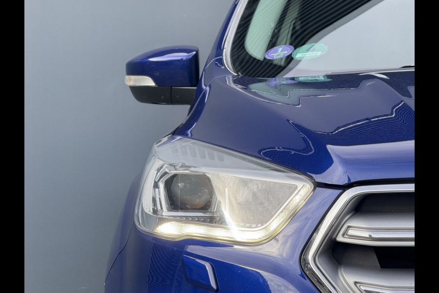Ford Kuga BWJ 2018 | 1.5T 150PK Titanium | TREKHAAK | CLIMA | NAVI | STOEL VERW | CARPLAY | STUURWIEL VERW | PRIVACY GLASS |