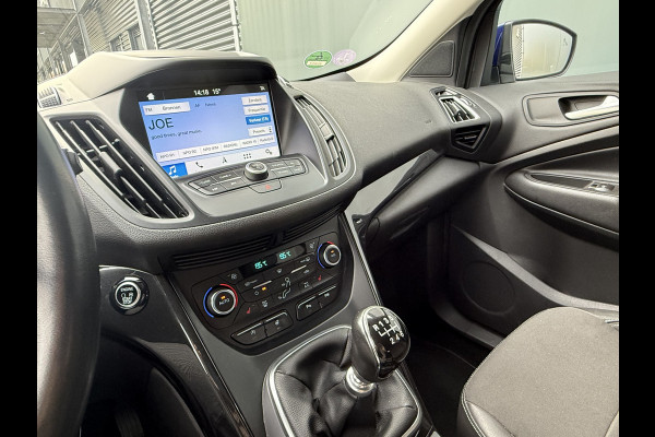 Ford Kuga BWJ 2018 | 1.5T 150PK Titanium | TREKHAAK | CLIMA | NAVI | STOEL VERW | CARPLAY | STUURWIEL VERW | PRIVACY GLASS |