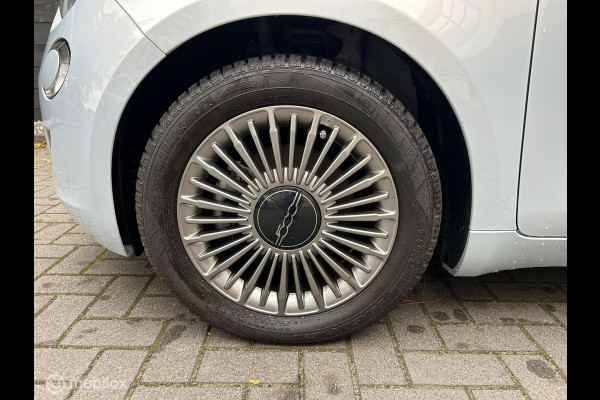 Fiat 500 Urban 42 kWh Clima / LM / Carplay / Parelmoer lak / 8.875 KM!!!