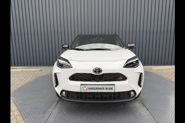 Toyota Yaris Cross 1.5 Hybrid GR Sport | 360 camera | 8.000 km | Head-up | BSM | Rijklaar!!