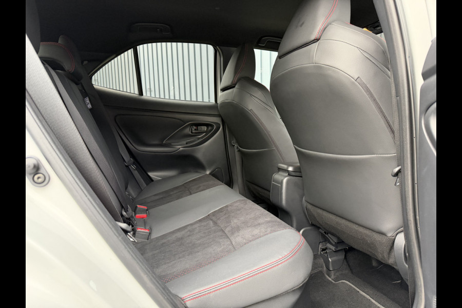 Toyota Yaris Cross 1.5 Hybrid GR Sport | 360 camera | 8.000 km | Head-up | BSM | Rijklaar!!