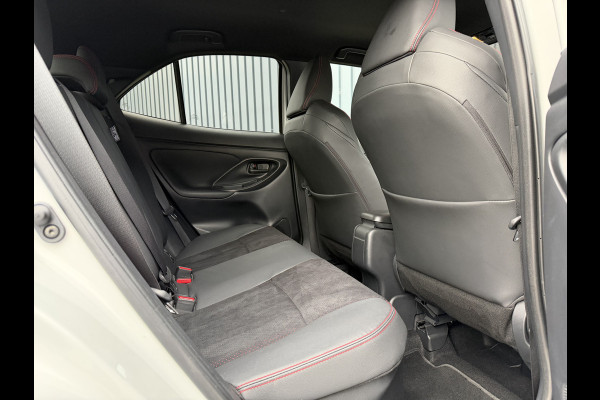 Toyota Yaris Cross 1.5 Hybrid GR Sport | 360 camera | 8.000 km | Head-up | BSM | Rijklaar!!