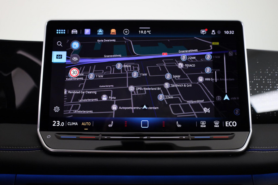 Volkswagen Tiguan 1.5 eHybrid R-Line Business | Panoramaschuif-kanteldak | Wegklapbare Trekhaak | Achterklep Elektrisch | Black style pakket | Navigatie | Parkeer assistent |