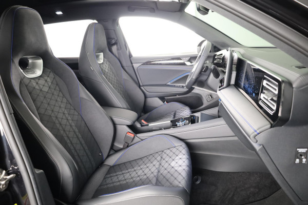 Volkswagen Tiguan 1.5 eHybrid R-Line Business | Panoramaschuif-kanteldak | Wegklapbare Trekhaak | Achterklep Elektrisch | Black style pakket | Navigatie | Parkeer assistent |