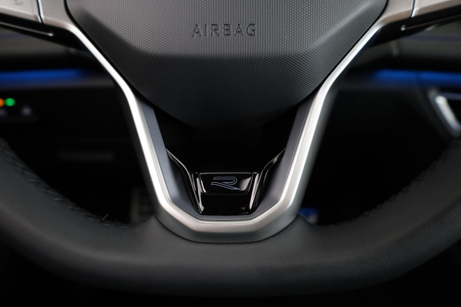 Volkswagen Tiguan 1.5 eHybrid R-Line Business | Panoramaschuif-kanteldak | Wegklapbare Trekhaak | Achterklep Elektrisch | Black style pakket | Navigatie | Parkeer assistent |