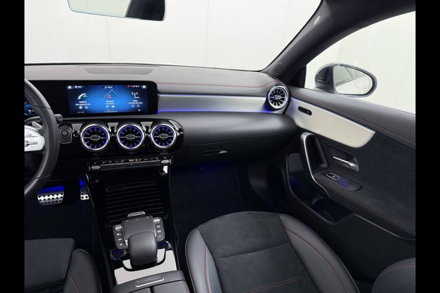 Mercedes-Benz CLA-Klasse Shooting Brake 250 e AMG Line | Pano 360 Camera Sfeer Night