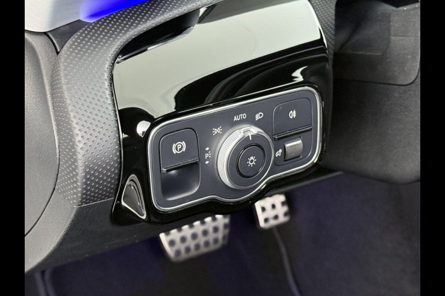 Mercedes-Benz CLA-Klasse Shooting Brake 250 e AMG Line | Pano 360 Camera Sfeer Night