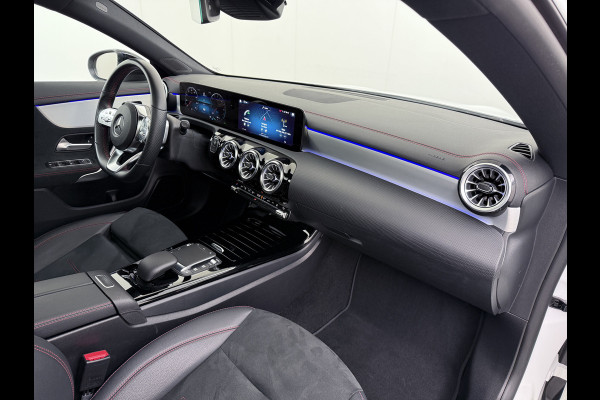 Mercedes-Benz CLA-Klasse Shooting Brake 250 e AMG Line | Pano 360 Camera Sfeer Night