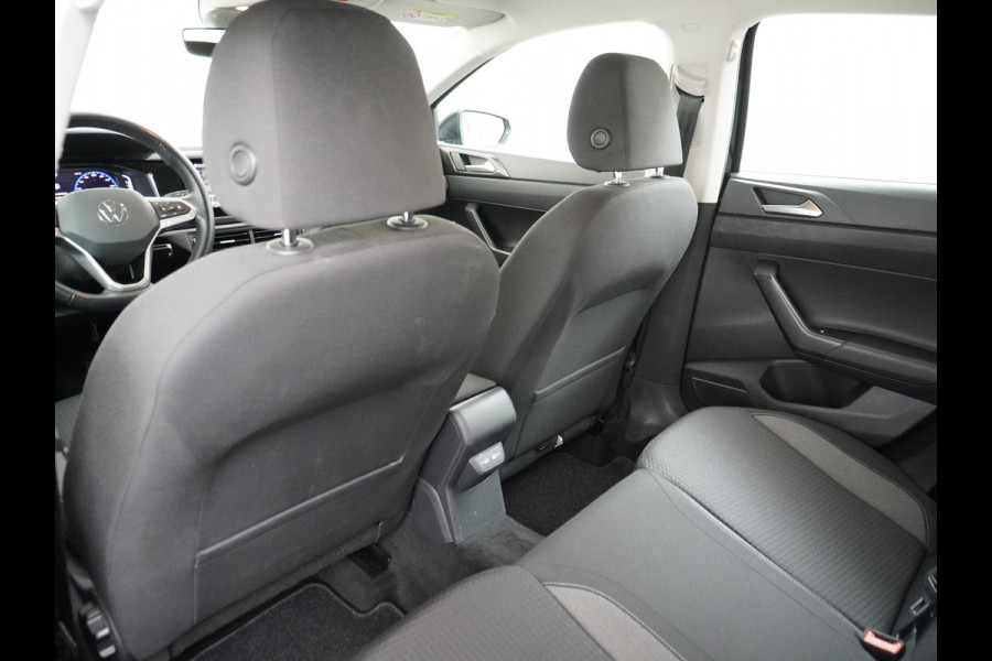 Volkswagen Polo T 96PK Navi Digi-Cockpit-Pro Adaptive-Cr. Apple Carplay Android App-Connect Dual-ECC PDC Stoel-Verwarmd Navi Life Business Lane-Assist Isofix Voicecommand DAB Front assist ChroomPack. Lmv 2/3Deelbare a-Bank 1e Eigenaar Origineel Nederlandse Auto EURO 6 € 25.430 nieuw!