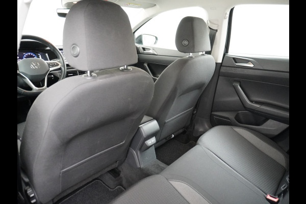 Volkswagen Polo T 96PK Navi Digi-Cockpit-Pro Adaptive-Cr. Apple Carplay Android App-Connect Dual-ECC PDC Stoel-Verwarmd Navi Life Business Lane-Assist Isofix Voicecommand DAB Front assist ChroomPack. Lmv 2/3Deelbare a-Bank 1e Eigenaar Origineel Nederlandse Auto EURO 6 € 25.430 nieuw!