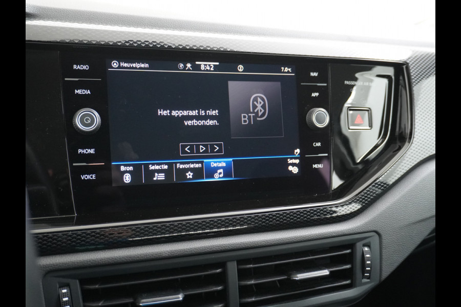 Volkswagen Polo T 96PK Navi Digi-Cockpit-Pro Adaptive-Cr. Apple Carplay Android App-Connect Dual-ECC PDC Stoel-Verwarmd Navi Life Business Lane-Assist Isofix Voicecommand DAB Front assist ChroomPack. Lmv 2/3Deelbare a-Bank 1e Eigenaar Origineel Nederlandse Auto EURO 6 € 25.430 nieuw!
