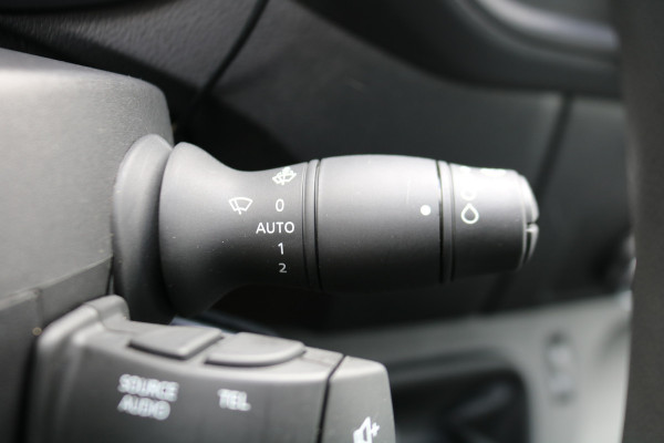 Renault Master 2.3 dCi 165pk Bakwagen met Laadklep