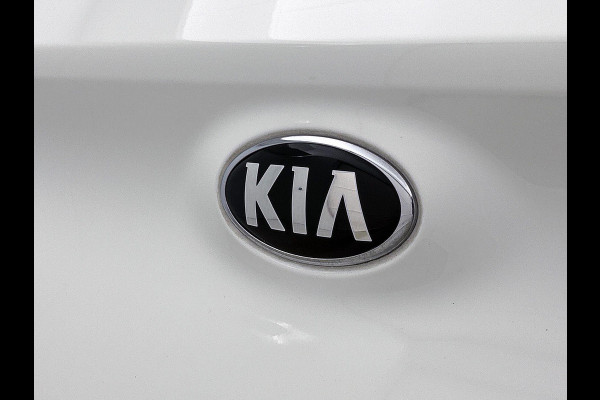 Kia Stonic 1.0 T-GDi 120pk MHEV DynamicLine Auto. Navigatie Apple Carplay/Android Auto Camera Parkeersensoren achter Cruise Control Lichtmetalen velgen Airco