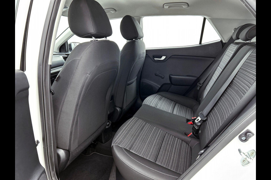 Kia Stonic 1.0 T-GDi 120pk MHEV DynamicLine Auto. Navigatie Apple Carplay/Android Auto Camera Parkeersensoren achter Cruise Control Lichtmetalen velgen Airco