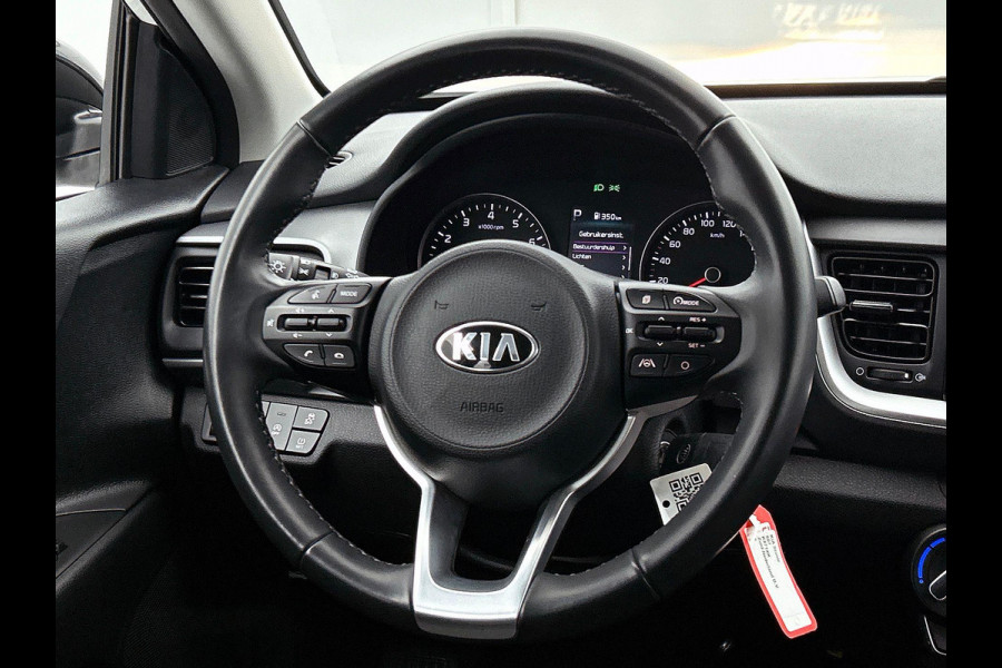 Kia Stonic 1.0 T-GDi 120pk MHEV DynamicLine Auto. Navigatie Apple Carplay/Android Auto Camera Parkeersensoren achter Cruise Control Lichtmetalen velgen Airco