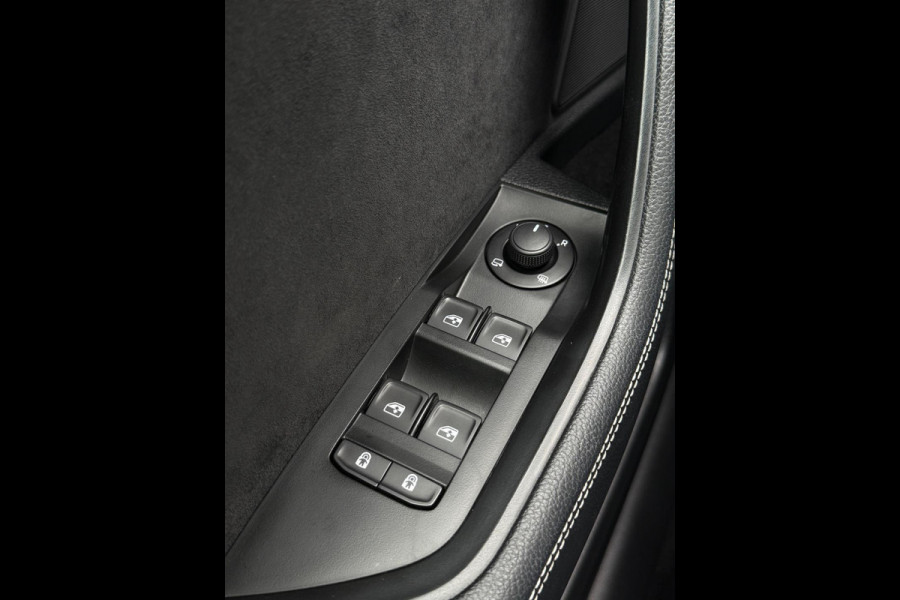 Škoda Superb Combi 1.4 TSI iV Sportline Trekhaak Camera