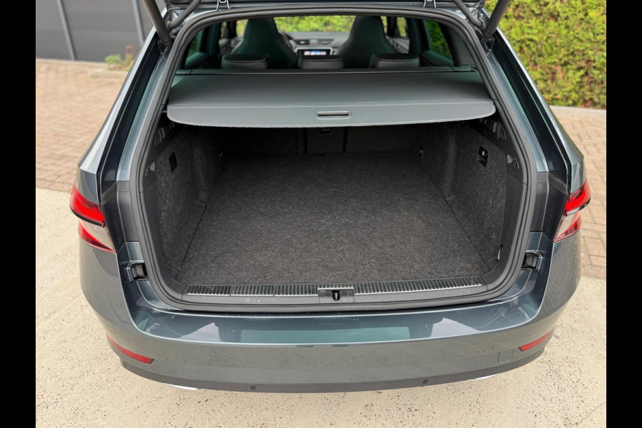 Škoda Superb Combi 1.4 TSI iV Sportline Trekhaak Camera