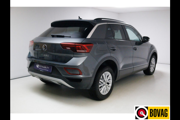 Volkswagen T-Roc 1.0 TSI 116 PK Business Edition | Stoelverw. | Apple Carplay / Android auto | PDC V+A Automatisch inparkeren, Climate control, all season banden, extra getint glas achter